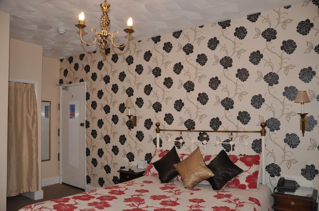 Adelaide House Hotel Luton  Room photo