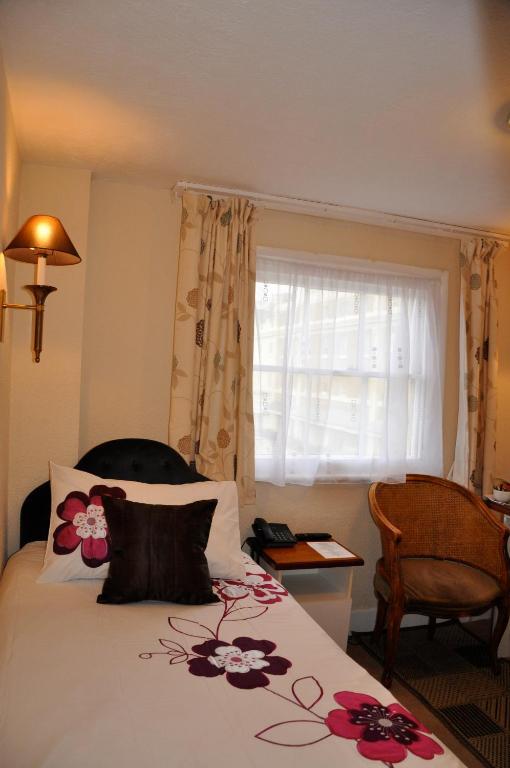 Adelaide House Hotel Luton  Room photo